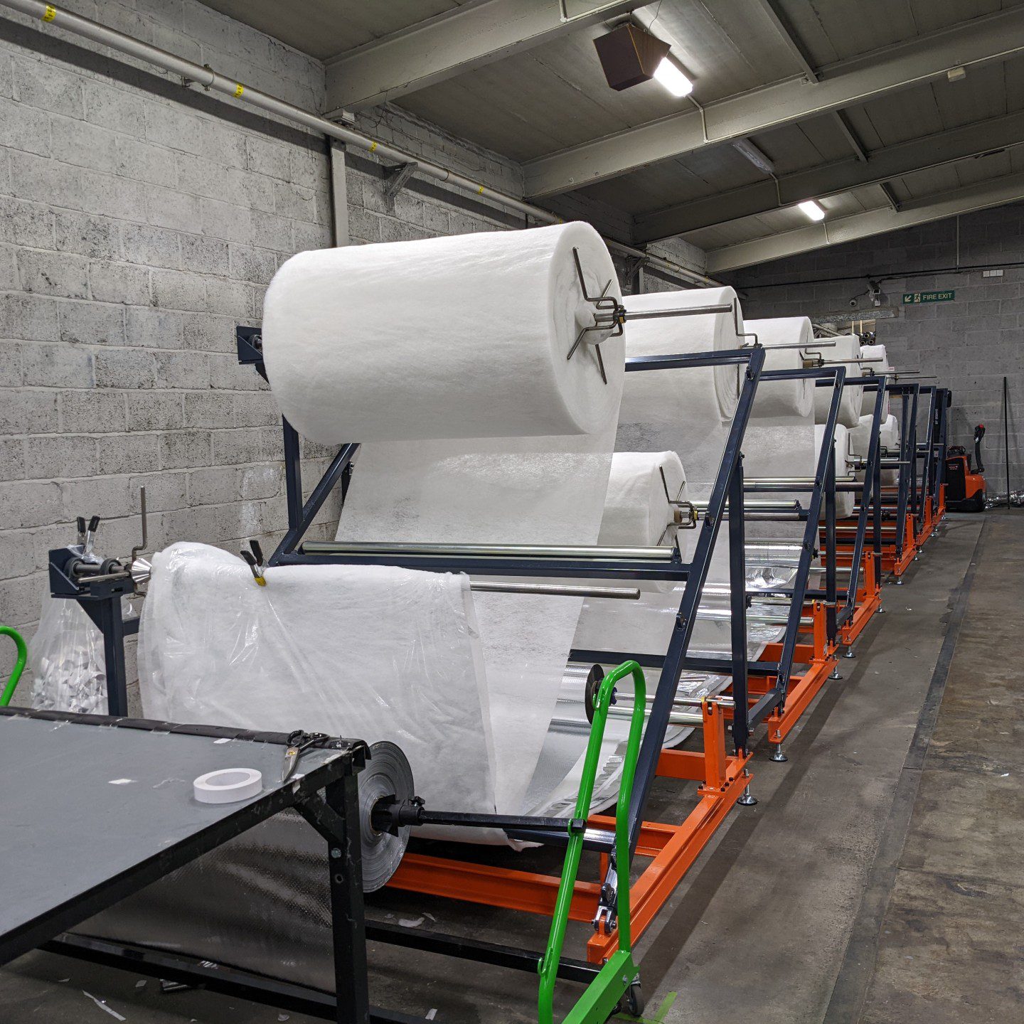 SuperFOIL unwinding station for manufacturing multifoil